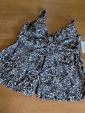 Leopard Print On V-Neck Split Hem Tankini Top Womens Plus Size 4X NWT